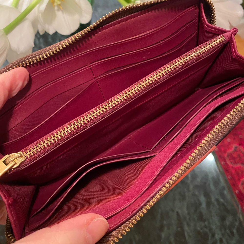 Coach Signature C Brown & Tan Leather Wallet - Picture 8 of 9